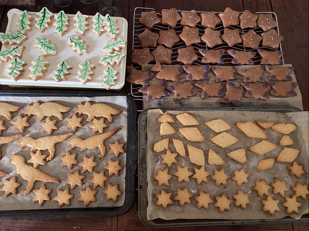 Iced sugar cookies, Lebkuken and spiced stars